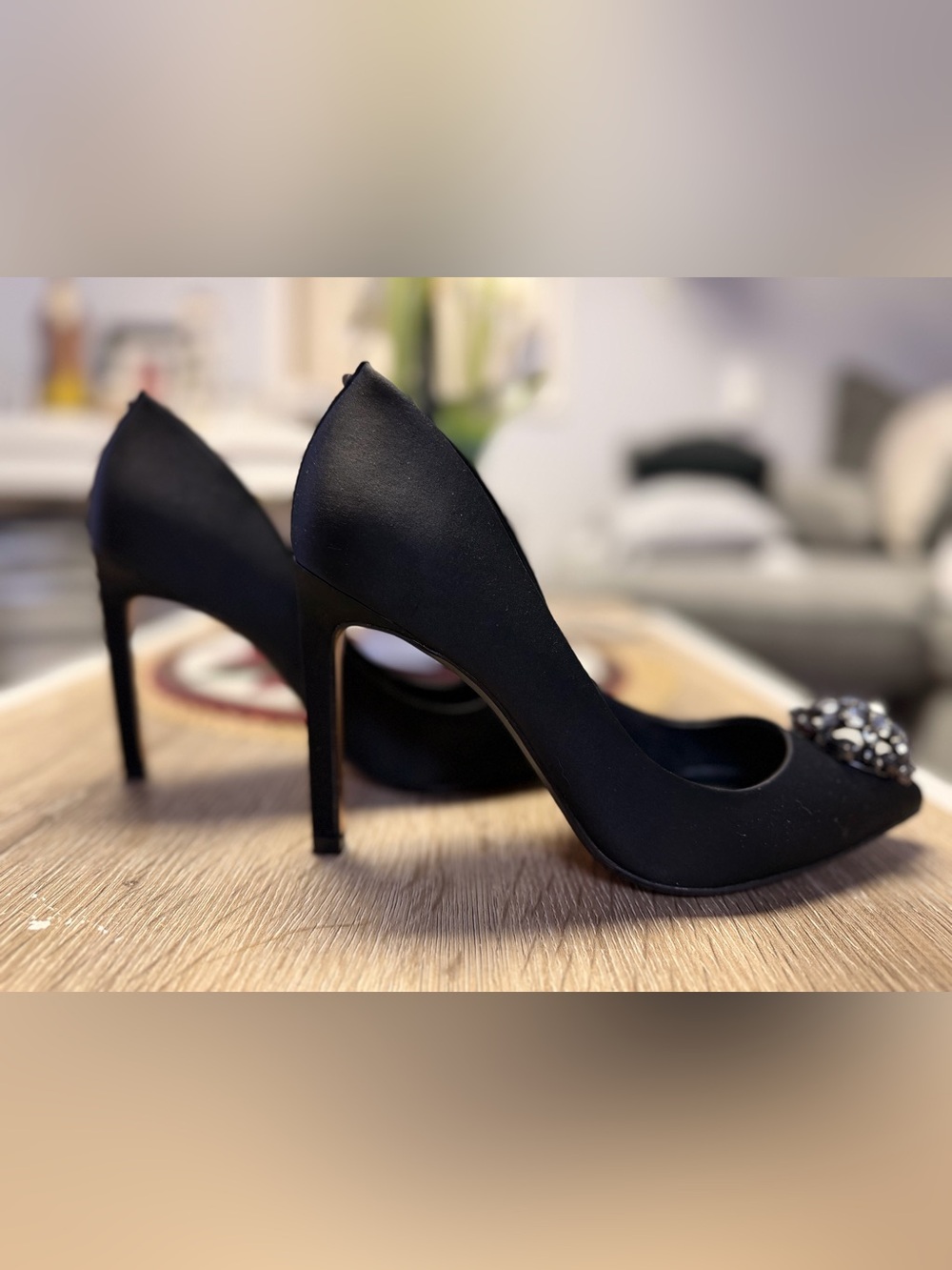 Ted Baker Brydien Black Satin Crystal Brooch Embellished Pumps Heels Size 37.5